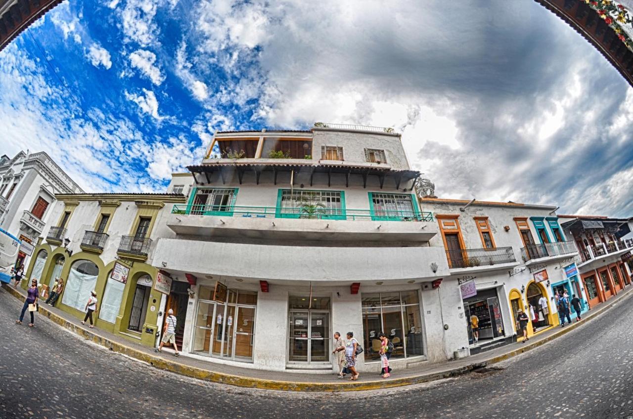Casa Kraken Hostel Пуэрто-Вальярта Экстерьер фото