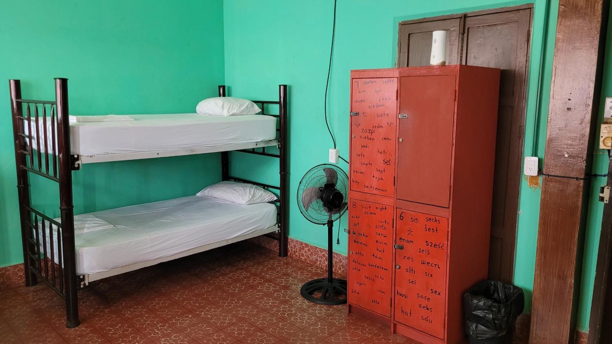 Casa Kraken Hostel Пуэрто-Вальярта Экстерьер фото