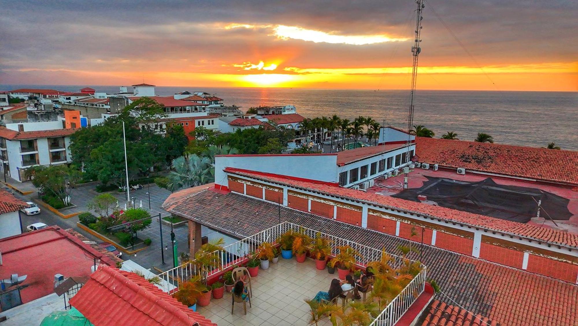 Casa Kraken Hostel Пуэрто-Вальярта Экстерьер фото